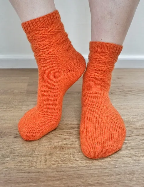 phoenix_feather_socks